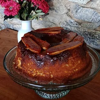 Bolo de banana caramelizado